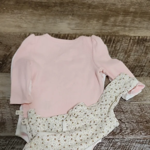 GAP Pink and White Matching Set Bodysuit Long Sleeves - Picture 15 of 16